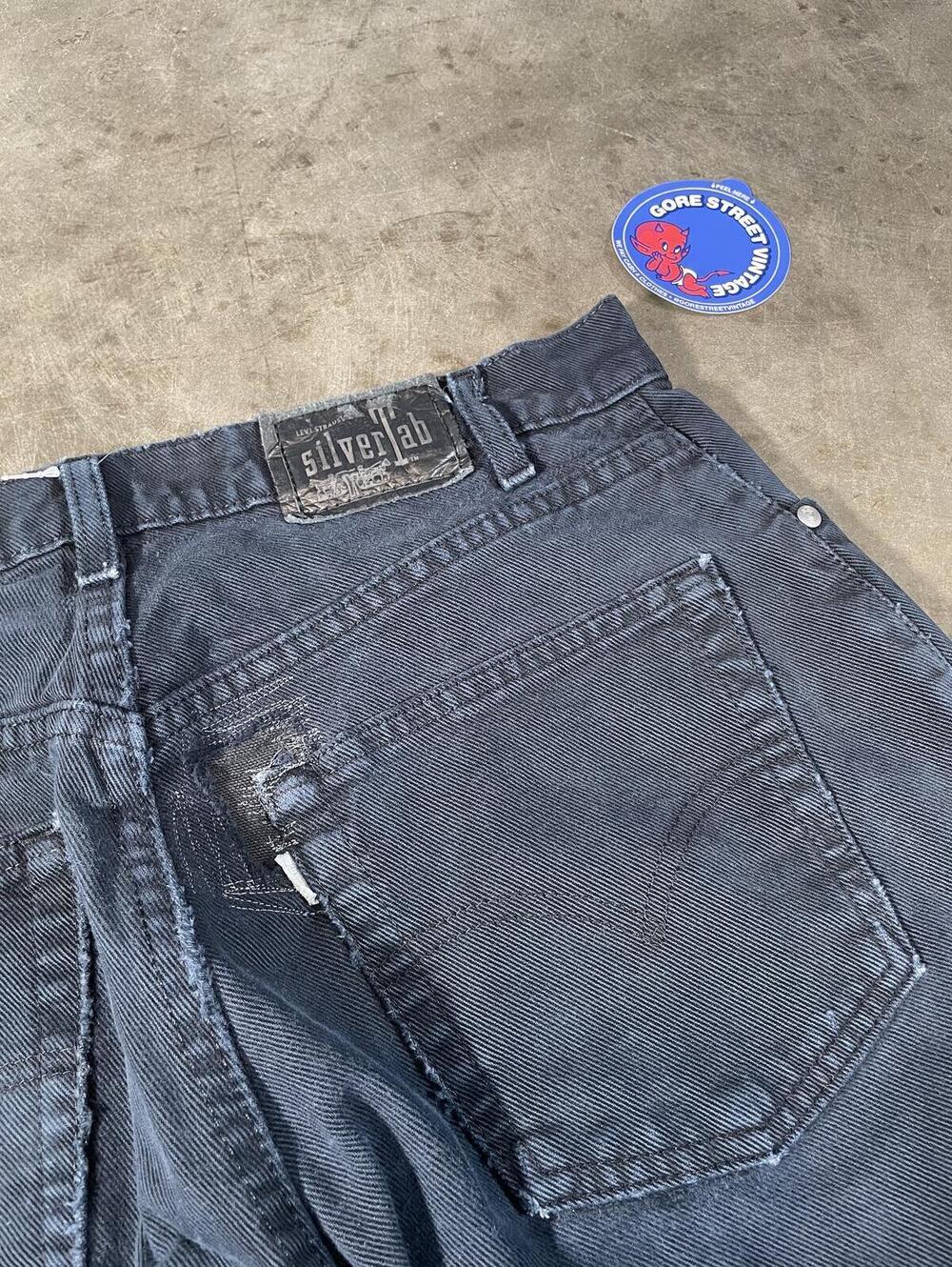 Vintage Repaired 90s Levis loose fit Silver Tab denim 32x42